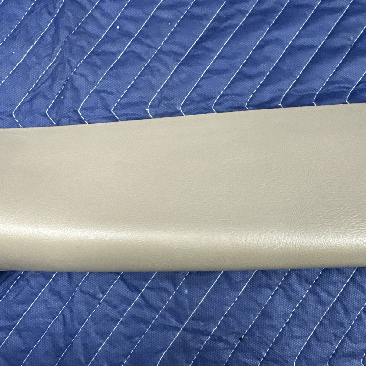 1999-2006 Chevrolet Silverado GMC Sierra A Pillar Trim RH 15073354 Tan OEM