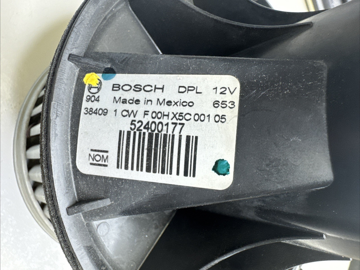 2001-2007 GMC Sierra Silverado Blower Motor & Resistor Bundle Bosch 52400177 OEM