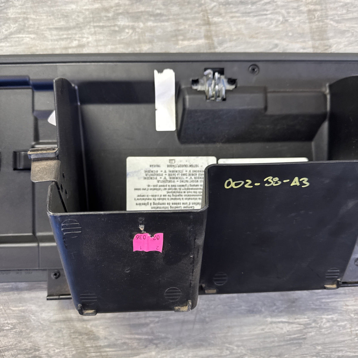 1999-2002 Chevrolet Silverado GMC Sierra Glove Box Assembly 15707423 OEM