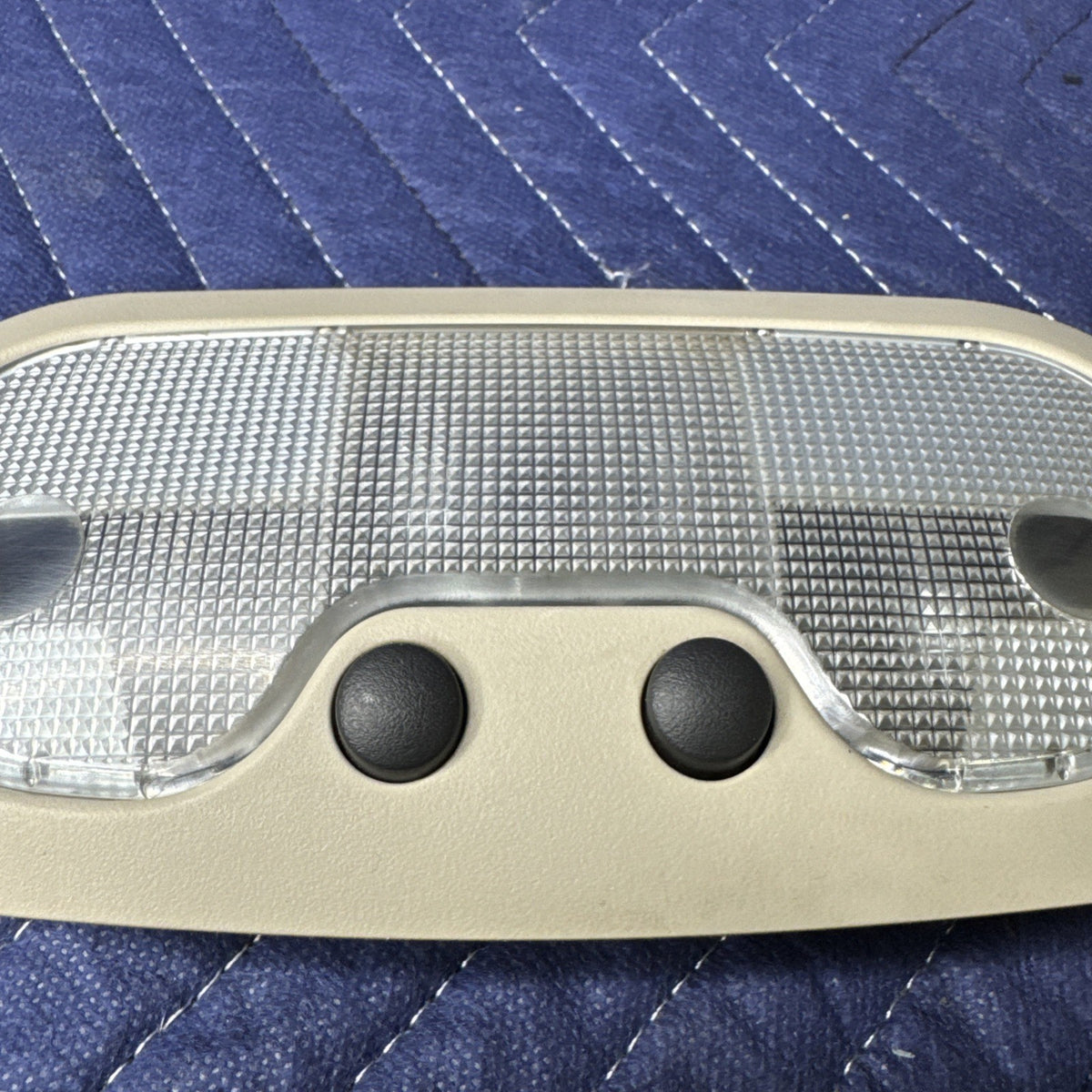 2000-2007 Tahoe Yukon Overhead Dome Map Light Shale Tan 15191866 OEM