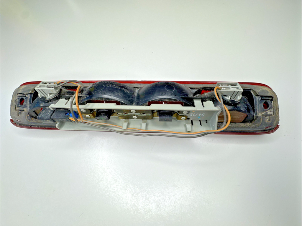 99-07 Silverado Sierra Third 3rd Brake Light Cargo Lamp 16525205 OEM