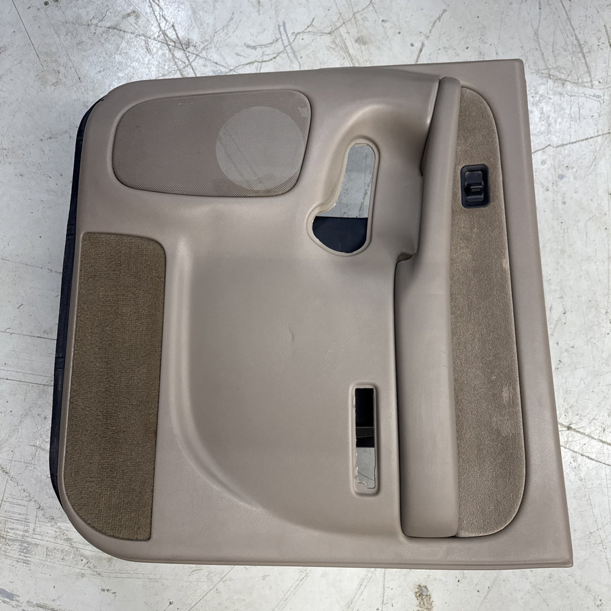 2001-2002 Silverado Sierra Crew Cab RH Rear Door Panel 15086584 OEM
