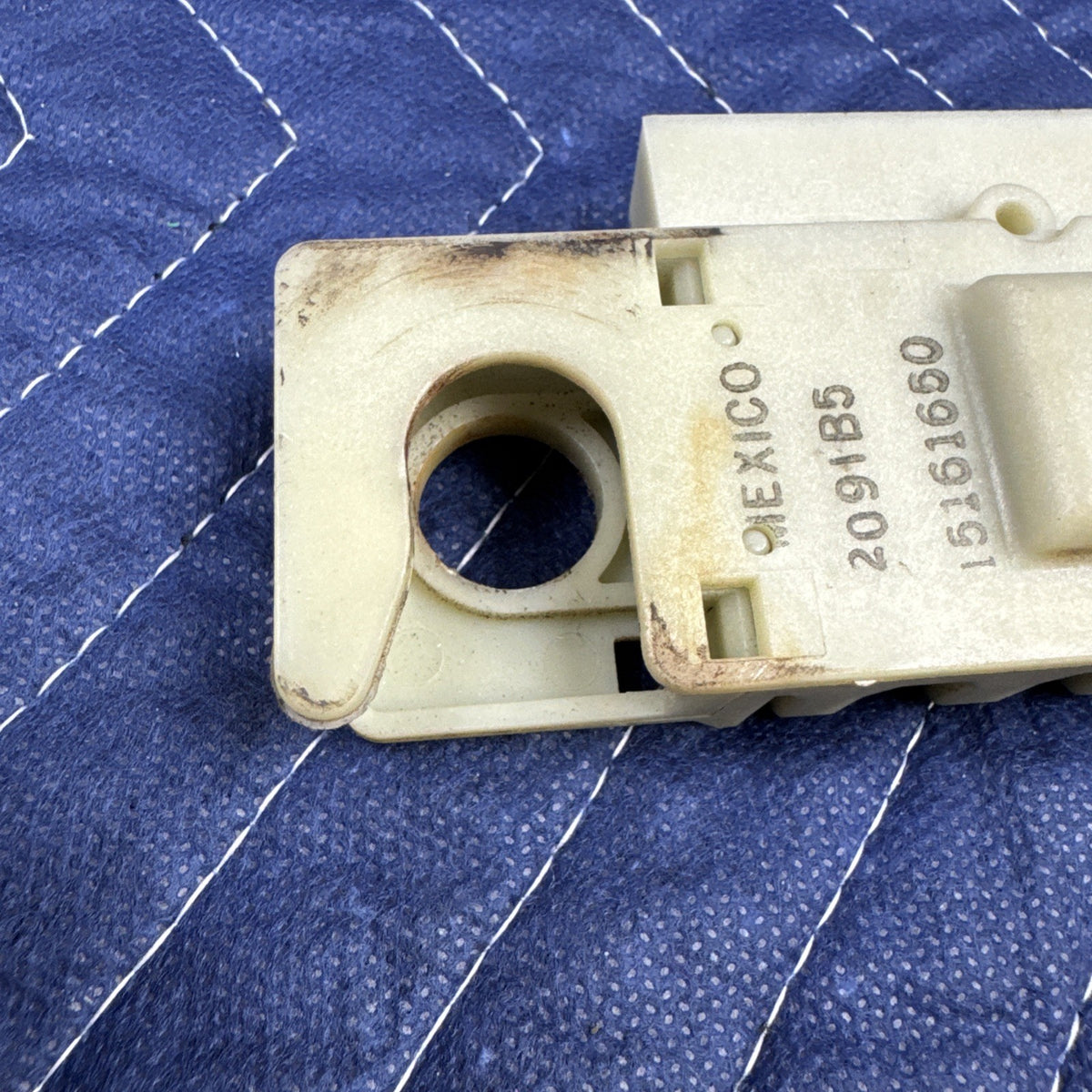 1999-2007 Chevrolet Silverado GMC Sierra Brake Light Switch 15161650 OEM