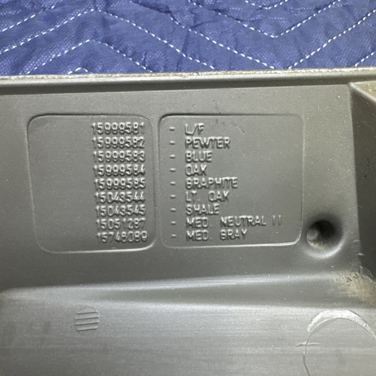 1999-2006 Chevrolet Silverado GMC Sierra LH Knee Bolster Panel 15999585 OEM