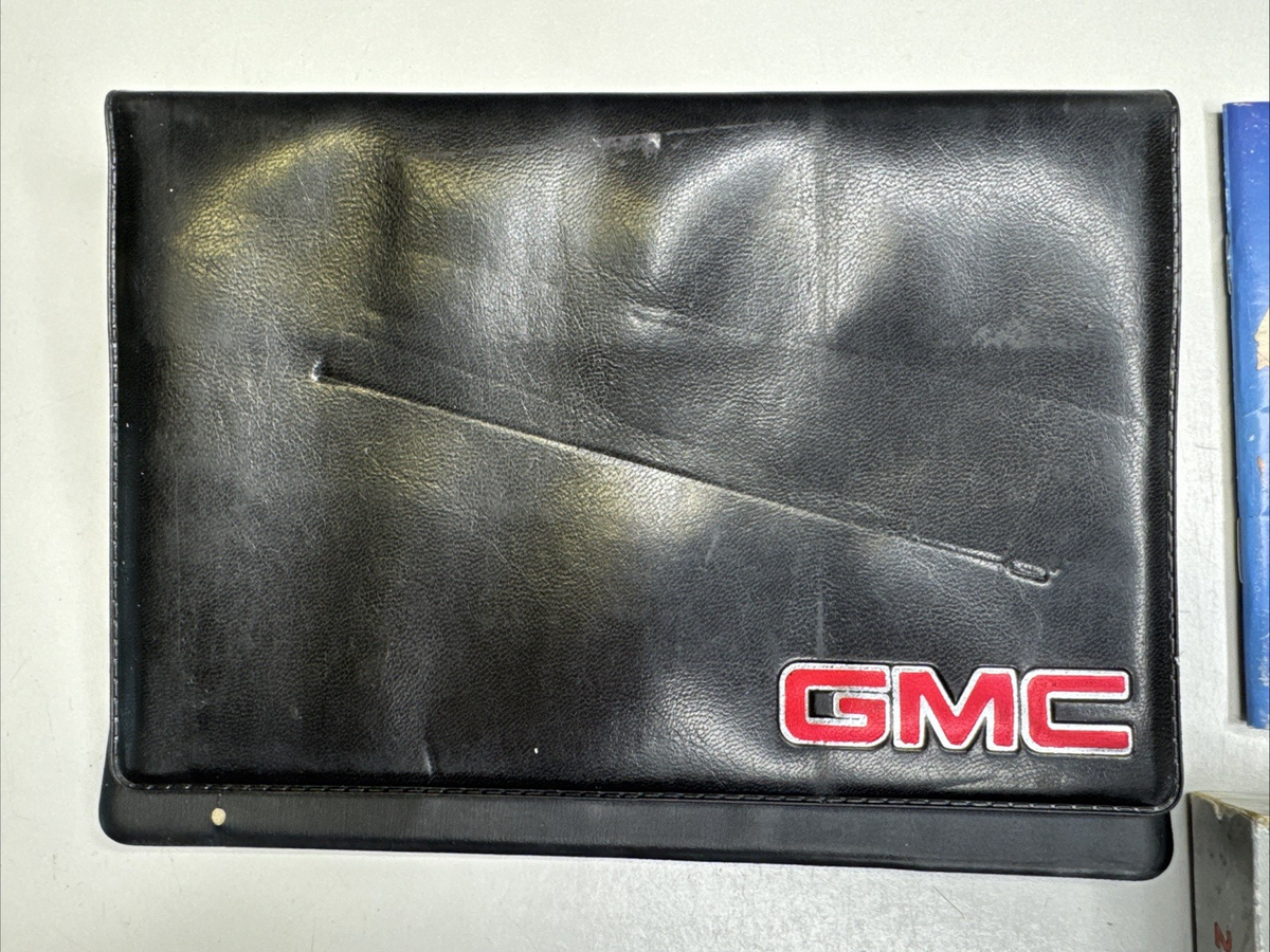 2002 GMC Sierra Owners Manual Portfolio Case Set 15063060 OEM Canadian