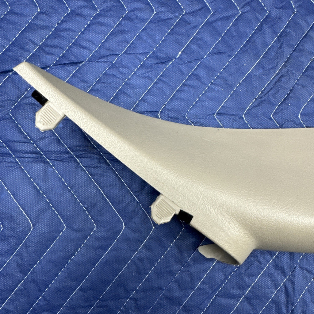1999-2006 Chevrolet Silverado GMC Sierra A Pillar Trim RH 15073354 Tan OEM