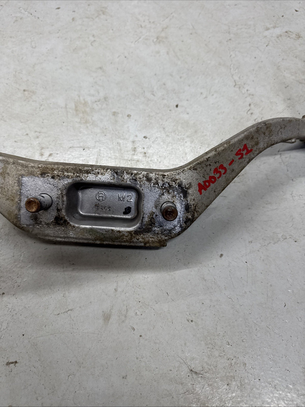 1999–2007 Silverado Sierra Front Differential Mount Bracket 15999801 OEM
