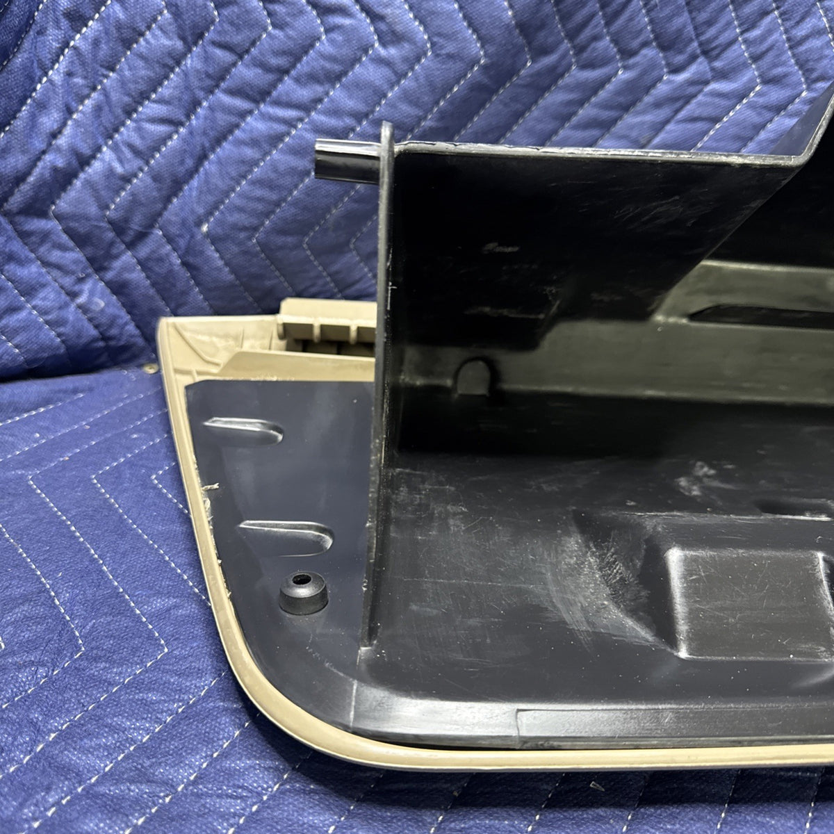 2003-2007 Ford F250 F350 Glove Box Storage Bin Parchment Tan 3C3X-250601-BA OEM