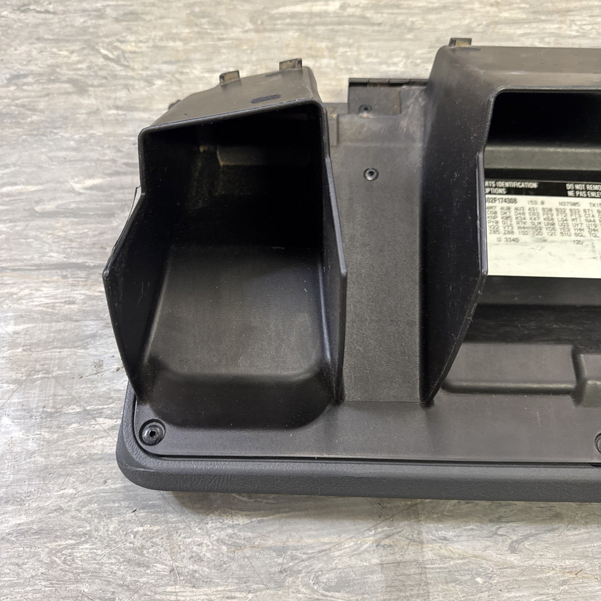1999-2002 Chevrolet Silverado GMC Sierra Glove Box Assembly 15707423 OEM