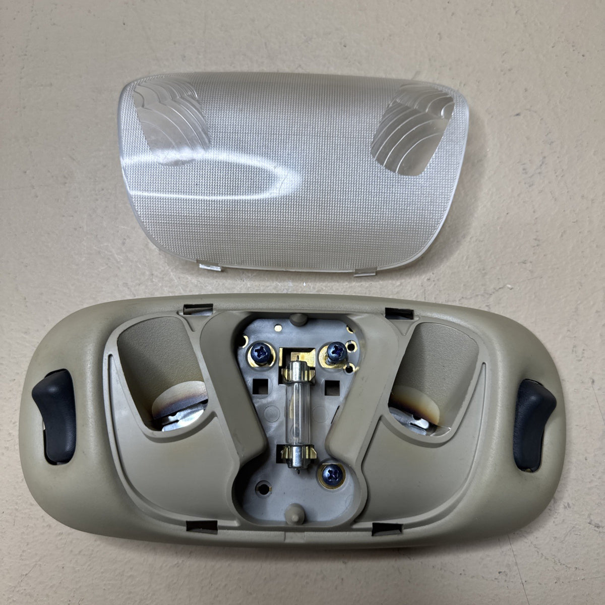 1997–2005 Ford Overhead Dome Map Light Assembly F4DB13776BCW OEM