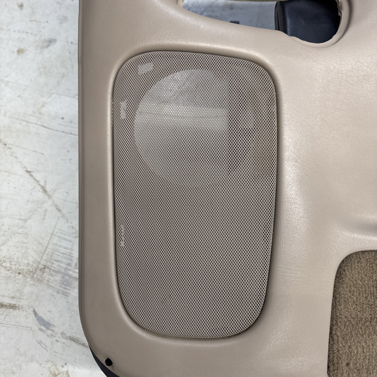 2001-2002 Silverado Sierra Crew Cab RH Rear Door Panel 15086584 OEM