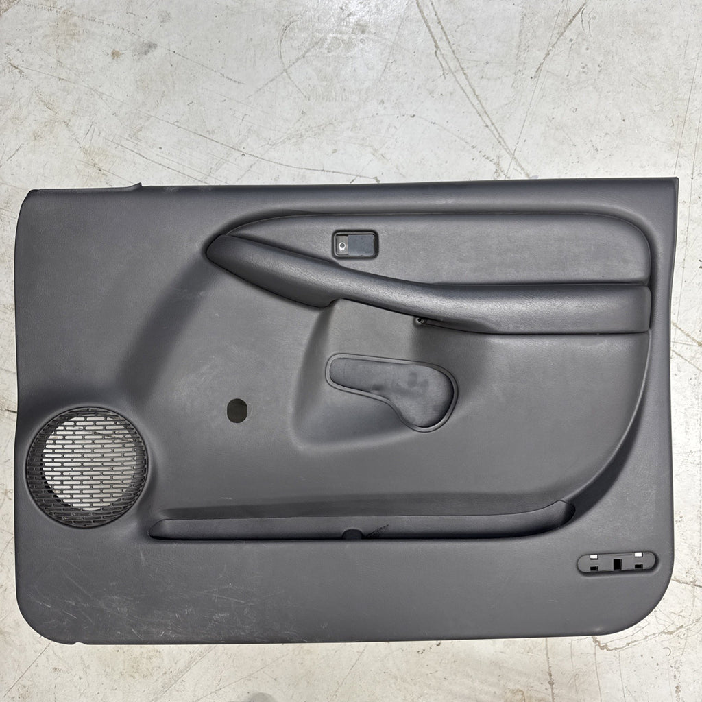 2003-2007 Silverado Sierra RH Manual Window Door Panel 15188272 OEM