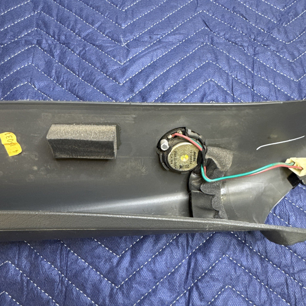 1999-2007 Chevrolet Silverado GMC Sierra RH A Pillar Trim 15198686 Bose OEM