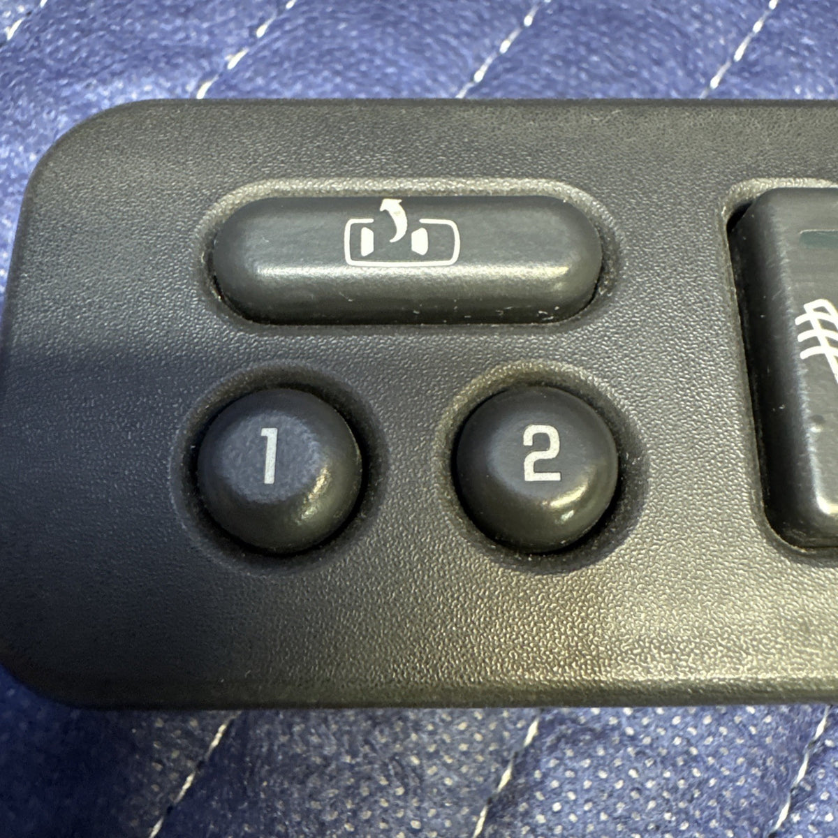 2003-2007 Silverado Sierra Memory Heated Seat Switch 15179137 OEM
