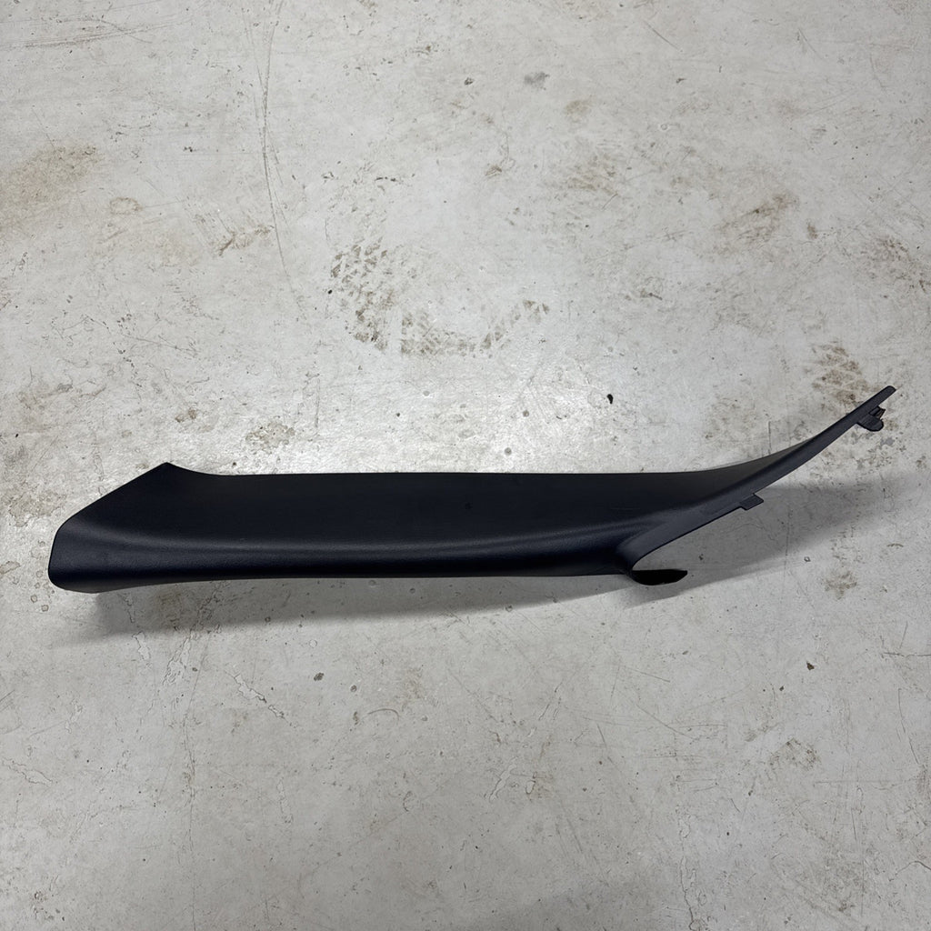 1999–2006 Silverado Sierra LH A Pillar Trim Panel Medium Gray 15073353 OEM