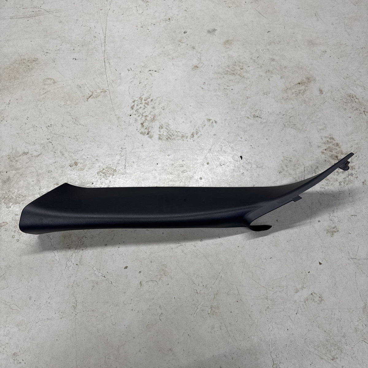 1999–2006 Silverado Sierra LH A Pillar Trim Panel Medium Gray 15073353 OEM