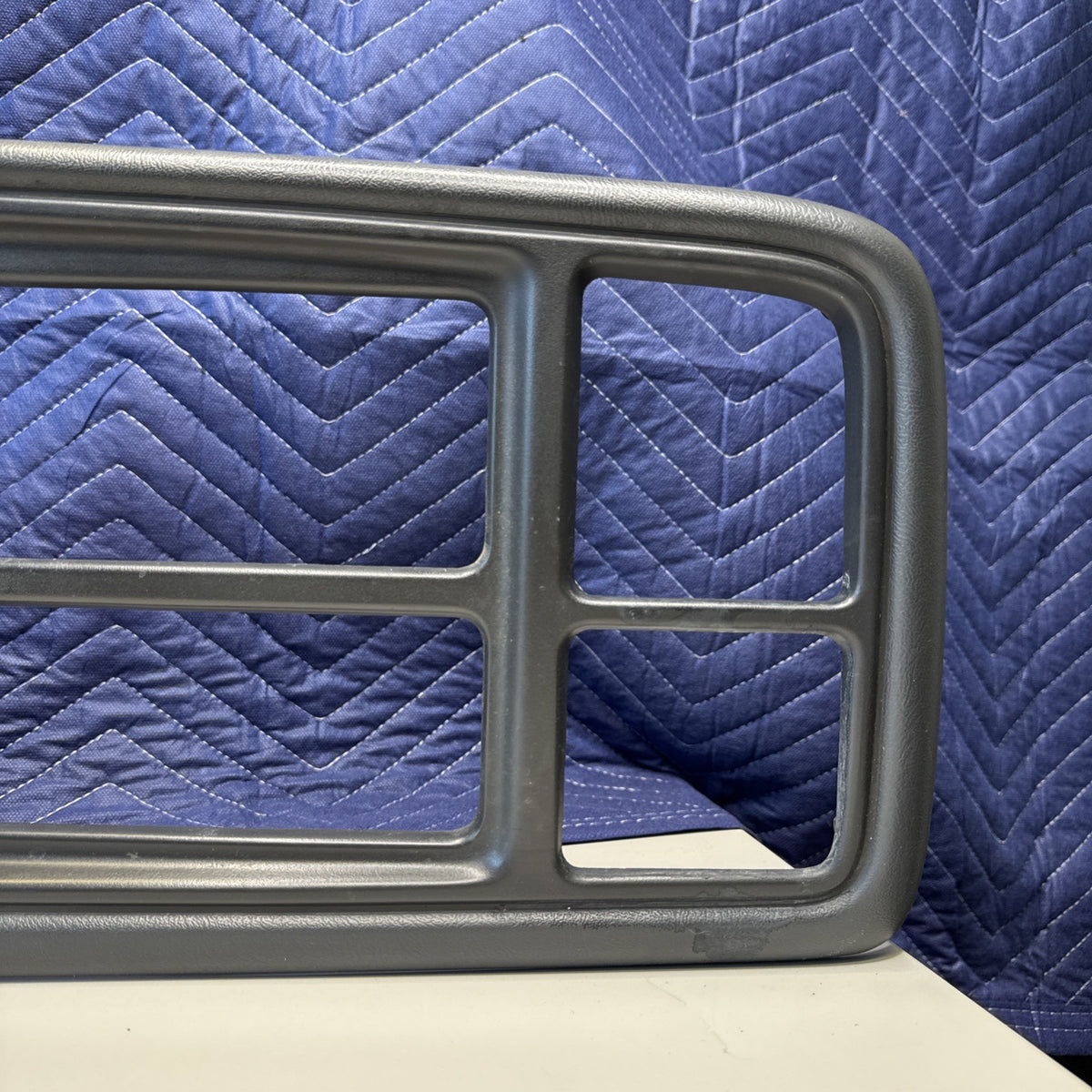 1999-02 GM Silverado Sierra Tahoe Yukon Radio Stereo Dash Bezel 15772850 OEM