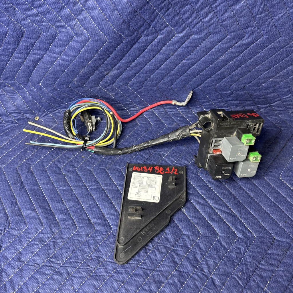 2003-2007 Silverado Sierra Cooling Fan Fuse Relay Box Harness 15304984 OEM