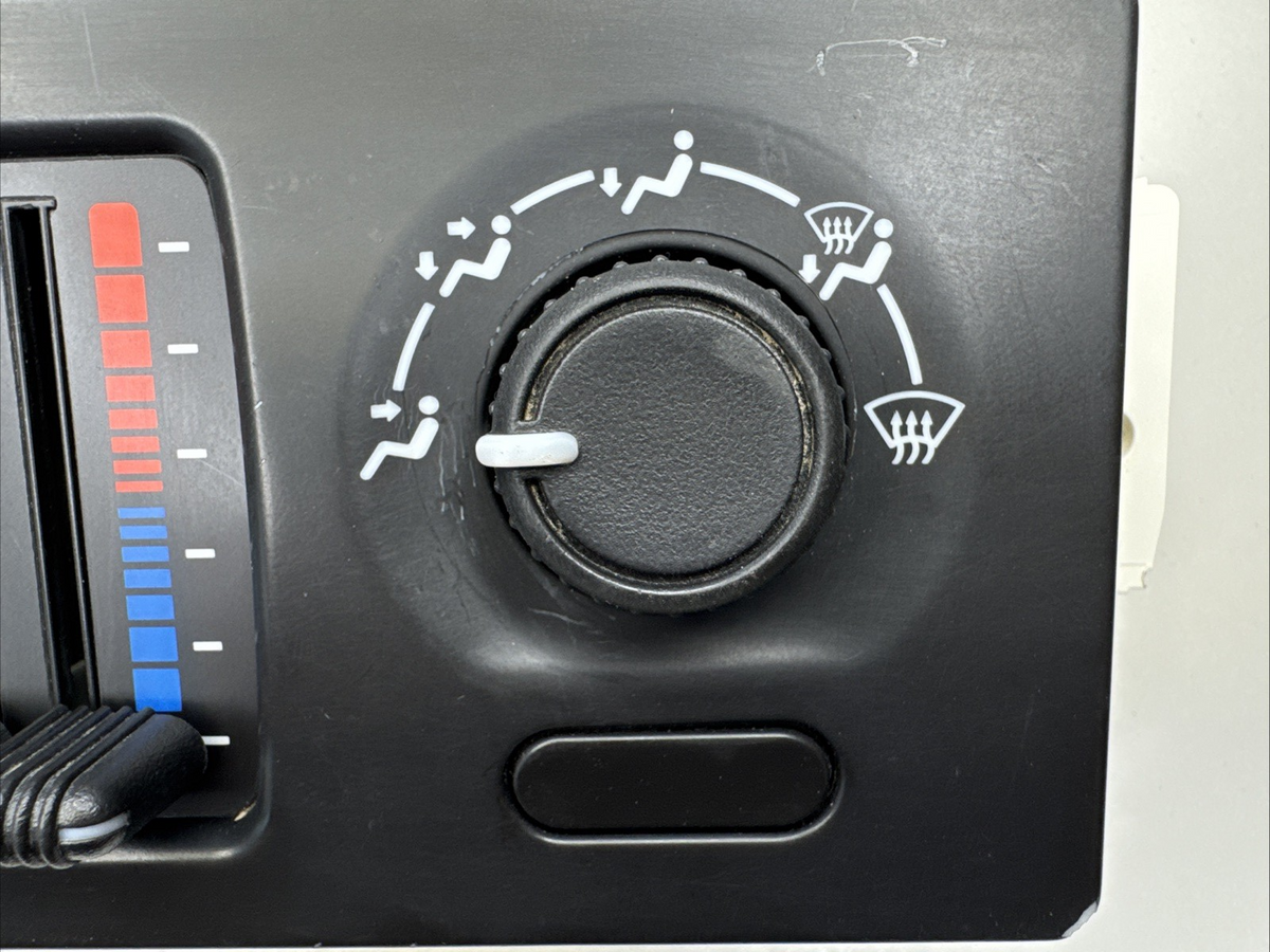 03-07 Silverado Sierra Climate Control AC Heater Dash Unit 15832313 OEM