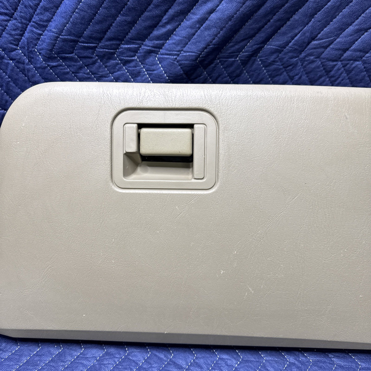 2003-2007 Ford F250 F350 Glove Box Storage Bin Parchment Tan 3C3X-250601-BA OEM