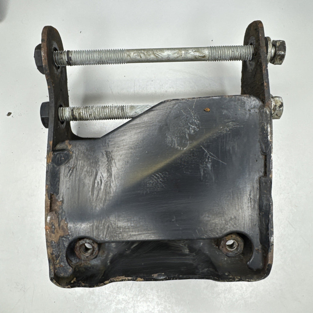 01-06 Silverado Sierra 1500 HD 6.0L Engine Mount Bracket Pair Left Right OEM
