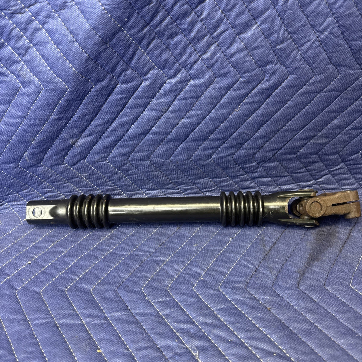 1999-2007 Silverado Sierra Lower Steering Intermediate Shaft 25958109 OEM