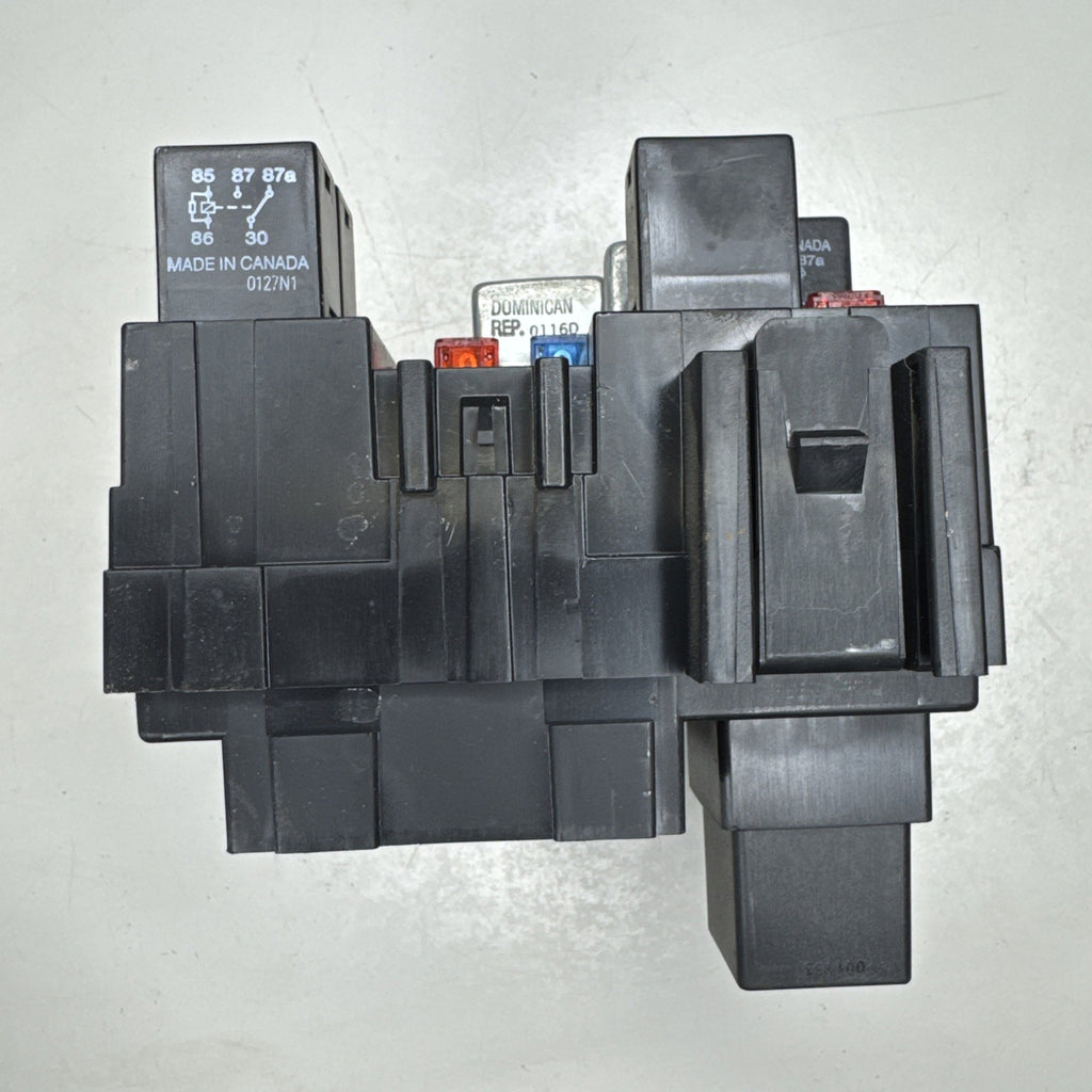 1999-2002 Chevrolet Silverado GMC Sierra Dash Fuse Box 15770992-01 OEM