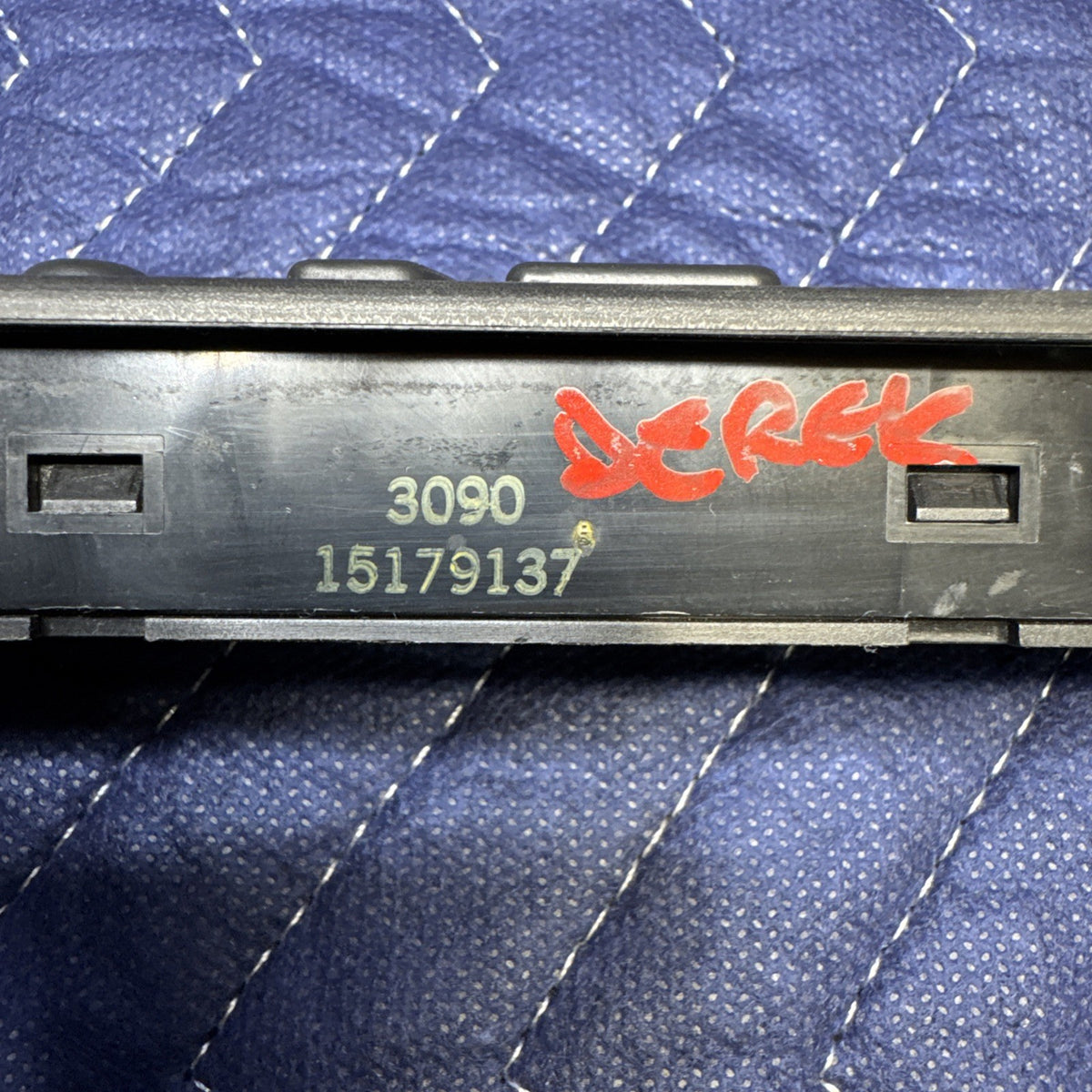 2003-2007 Silverado Sierra Memory Heated Seat Switch 15179137 OEM