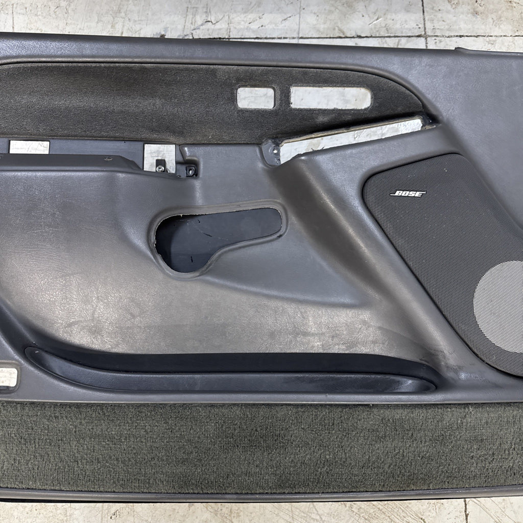 1999-2007 Silverado Sierra Tahoe Suburban Yukon LH Front Door Panel 15199390 OEM