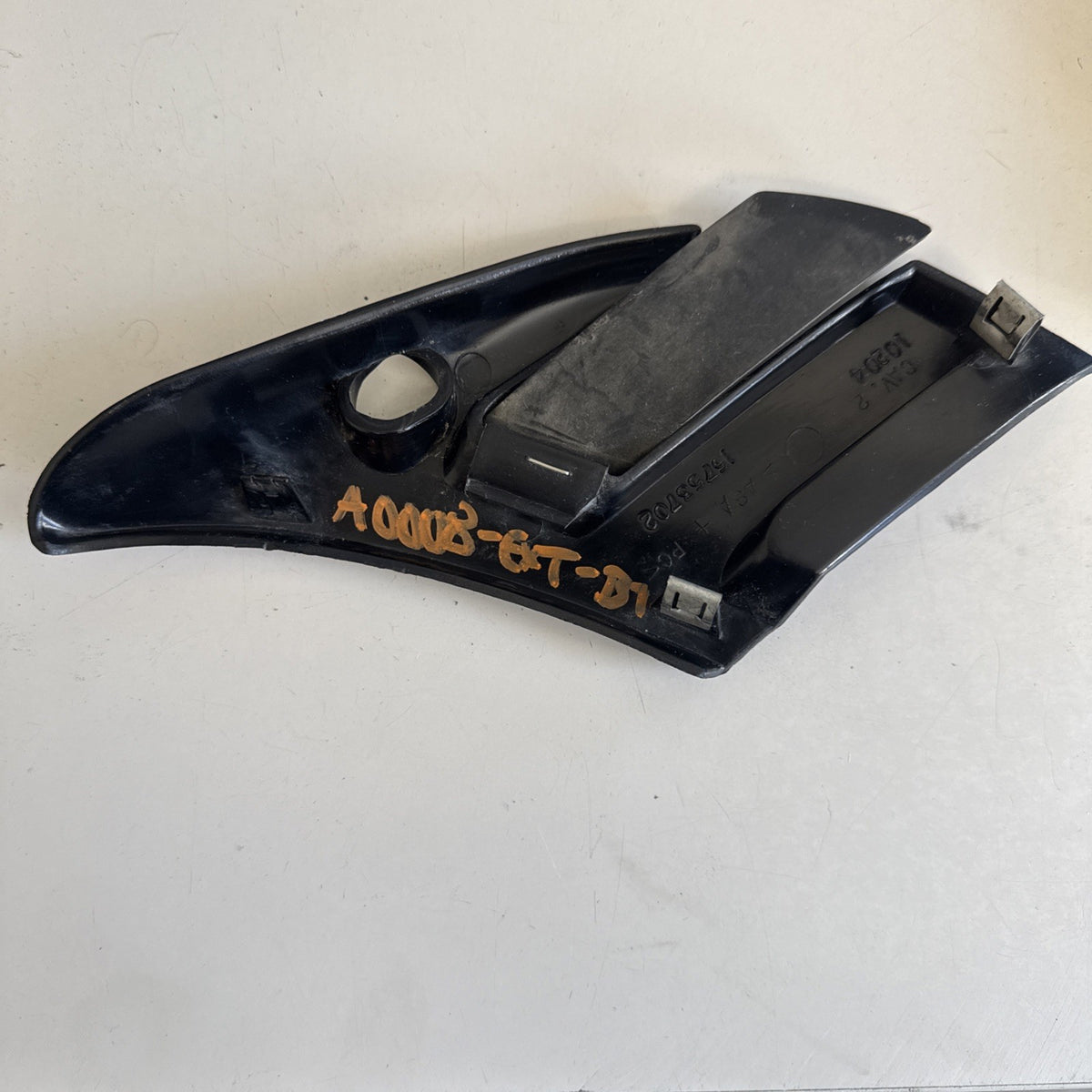 1999–2006 Silverado Sierra RH Cowl Panel End Cap 15753702 OEM
