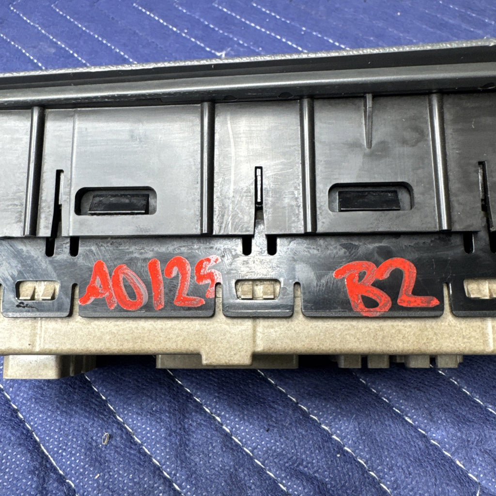 2003-2006 Tahoe Yukon Silverado Sierra Driver Master Window Switch 15883323 OEM