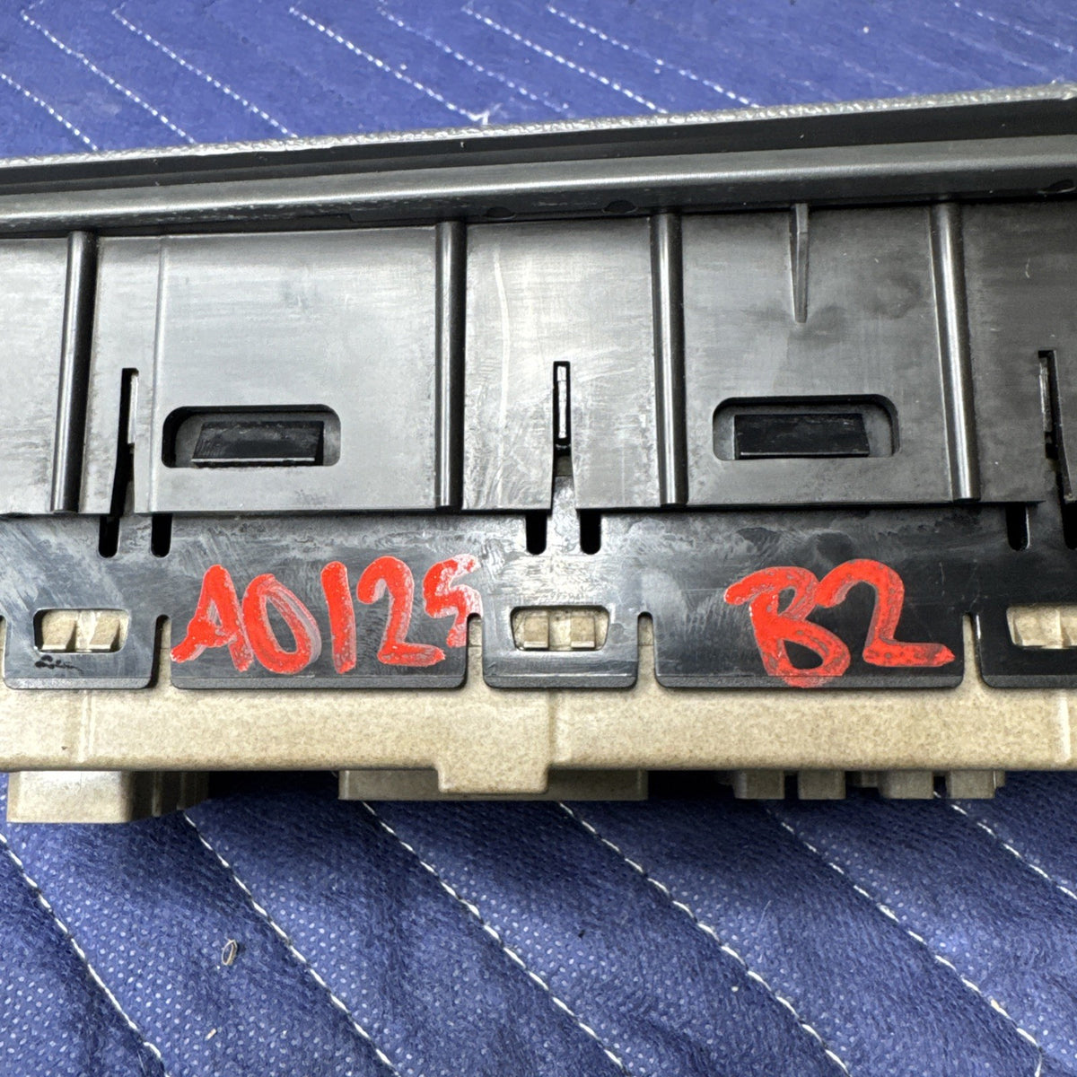 2003-2006 Tahoe Yukon Silverado Sierra Driver Master Window Switch 15883323 OEM