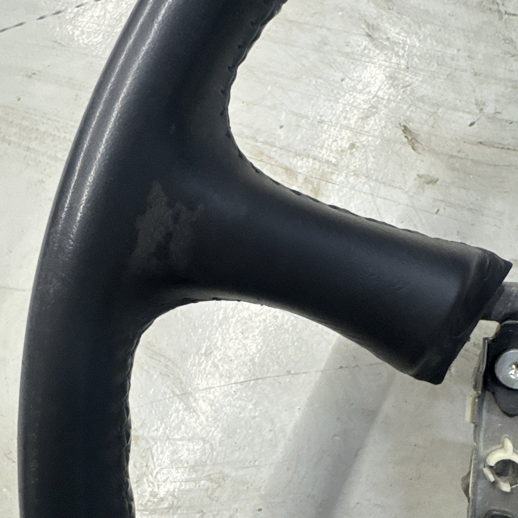 1999–2005 Silverado Sierra Leather Steering Wheel Ebony 15763216 OEM