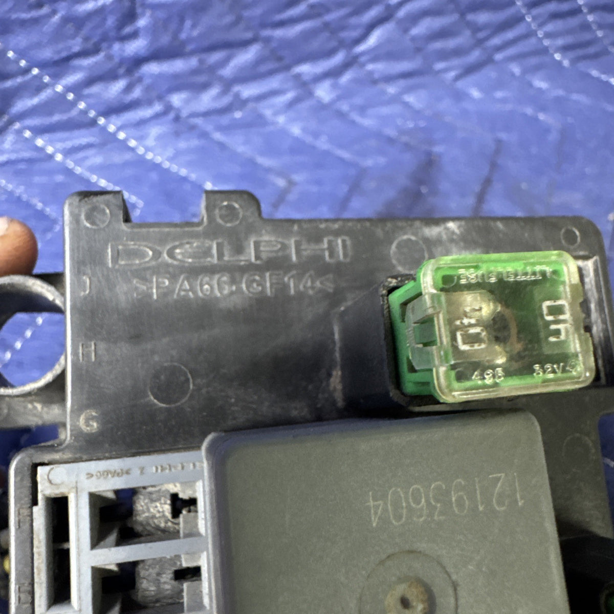 2003-2007 Silverado Sierra Cooling Fan Fuse Relay Box Harness 15304984 OEM