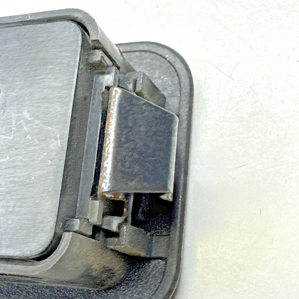 1999-02 GM Silverado Sierra Tahoe Yukon Heated Seat Switch RH 15032061 OEM