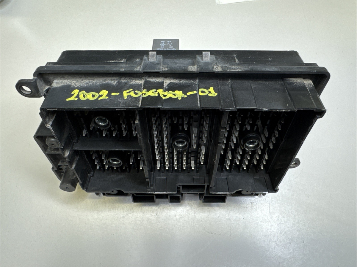 2000-2002 GMC Sierra Silverado Fuse Junction Box 15328806 OEM Tested
