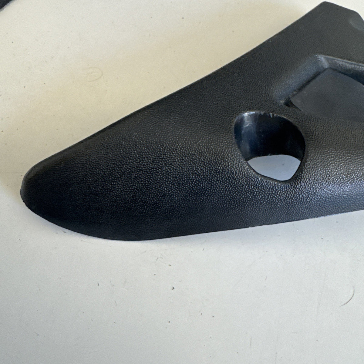 1999–2006 Silverado Sierra RH Cowl Panel End Cap 15753702 OEM