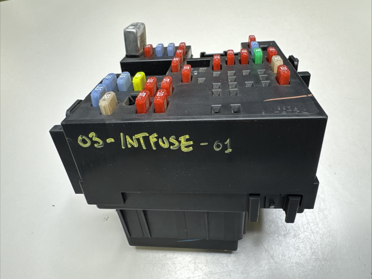 03-06 Silverado Sierra Interior Cabin Fuse Relay Junction Box 15058032 OEM