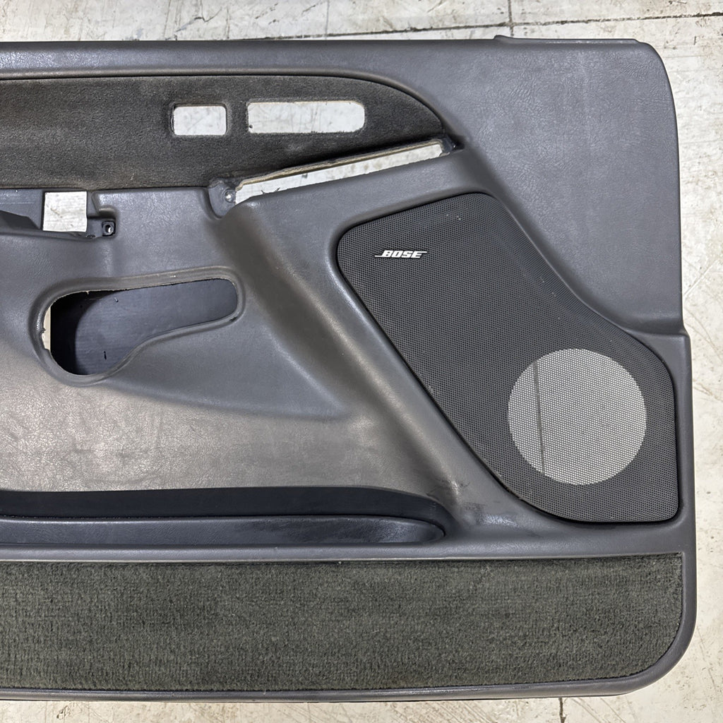 1999-2007 Silverado Sierra Tahoe Suburban Yukon LH Front Door Panel 15199390 OEM