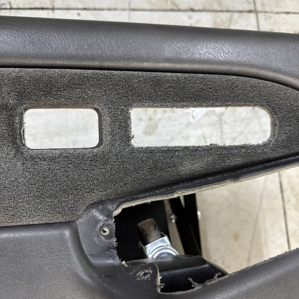 1999-2007 Silverado Sierra Tahoe Suburban Yukon LH Front Door Panel 15199390 OEM