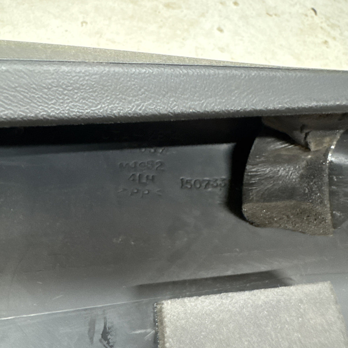 1999–2006 Silverado Sierra LH A Pillar Trim Panel Medium Gray 15073353 OEM