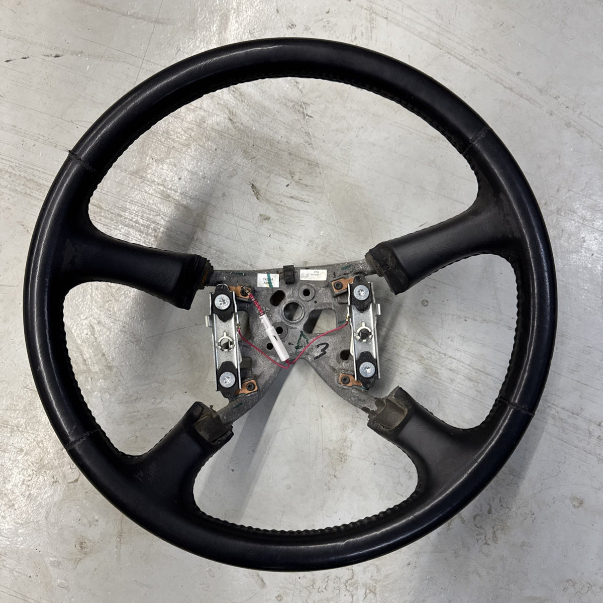 1999–2005 Silverado Sierra Leather Steering Wheel Ebony 15763216 OEM
