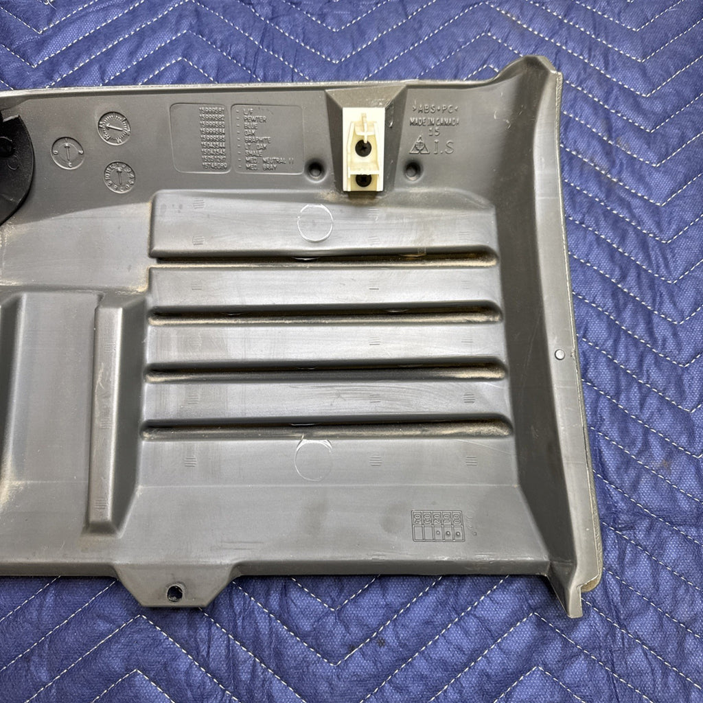 1999-2006 Chevrolet Silverado GMC Sierra LH Knee Bolster Panel 15999585 OEM