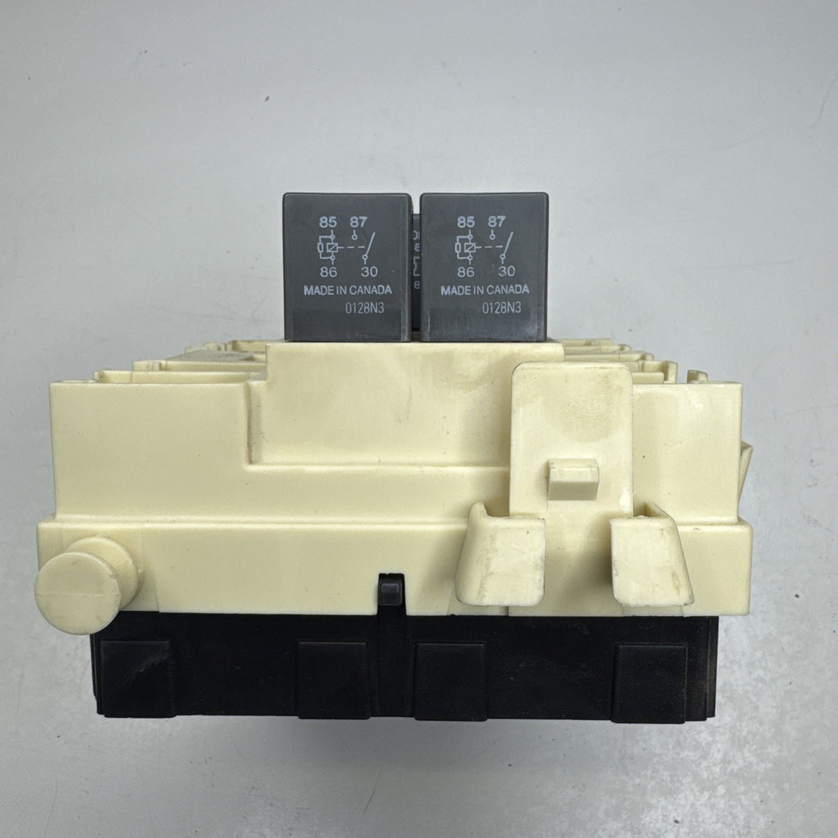 1999-2002 Chevrolet Silverado GMC Sierra Interior Fuse Box 15770997-01 OEM