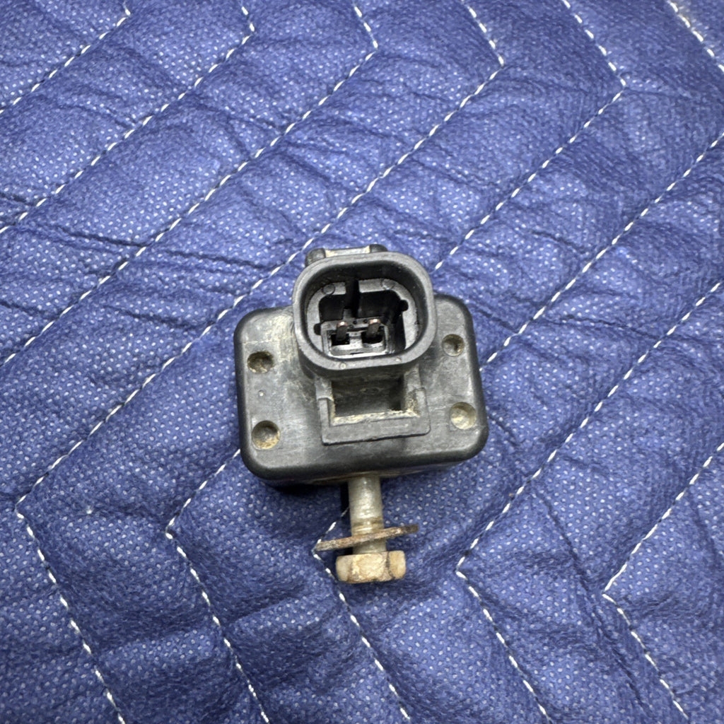 2003-2004 Silverado Sierra Tahoe Yukon Avalanche Escalade SRS Sensor 15057506