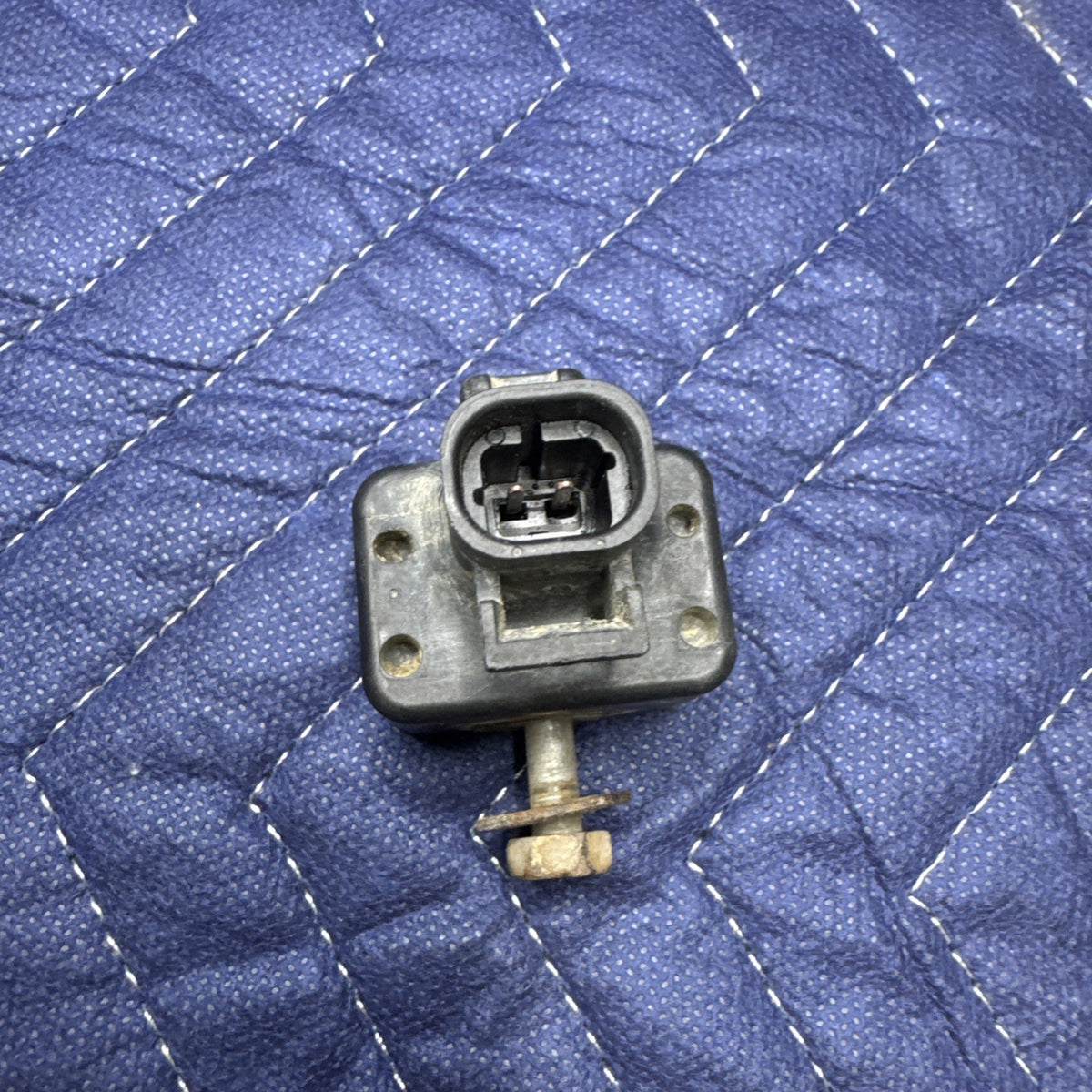 2003-2004 Silverado Sierra Tahoe Yukon Avalanche Escalade SRS Sensor 15057506