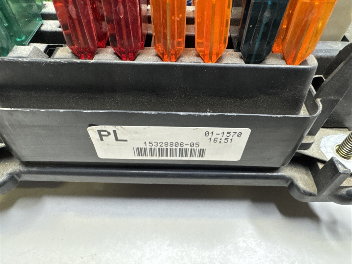 2000-2002 GMC Sierra Silverado Fuse Junction Box 15328806 OEM Tested