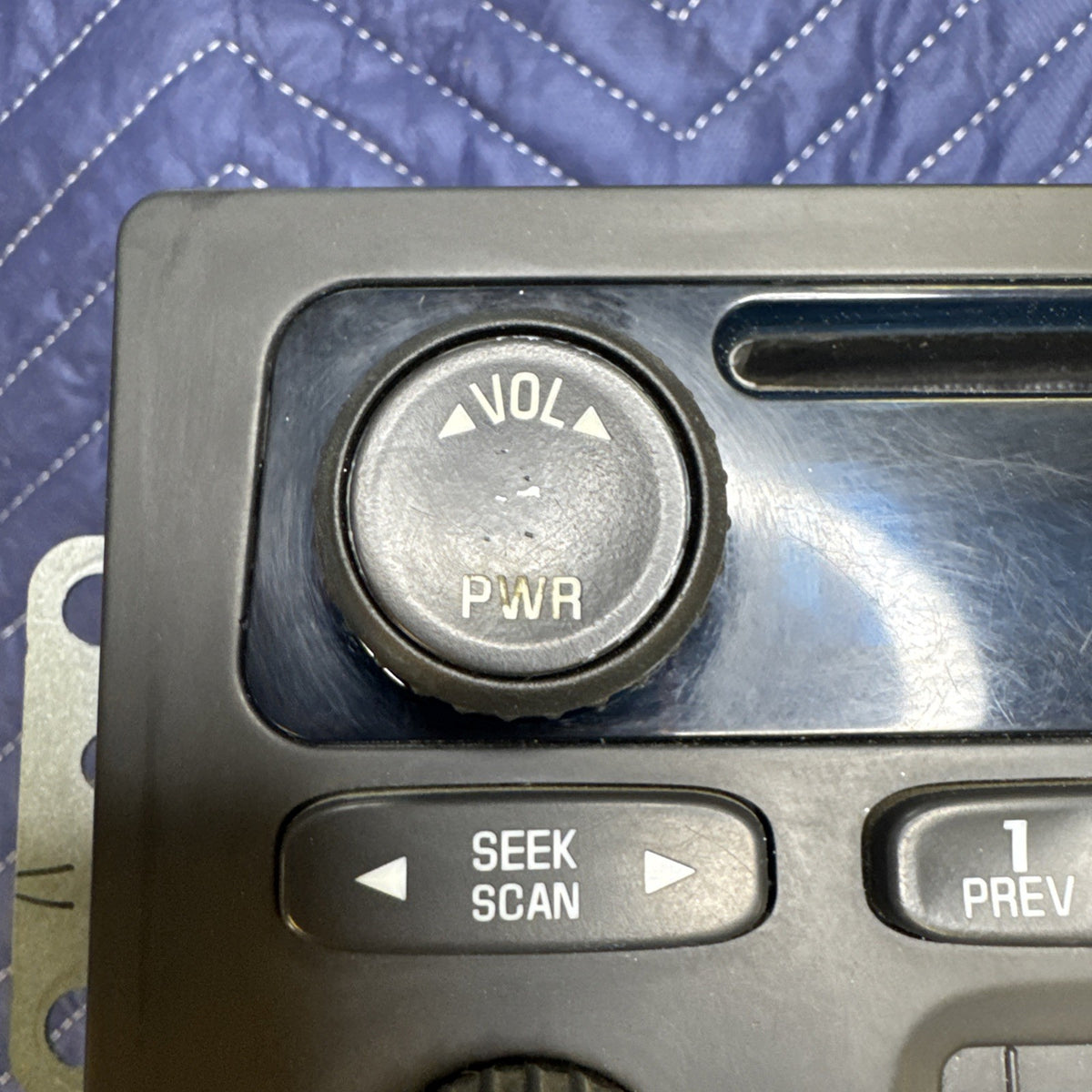 2003-2005 Chevrolet Silverado GMC Sierra Radio CD Cassette 15104156 OEM