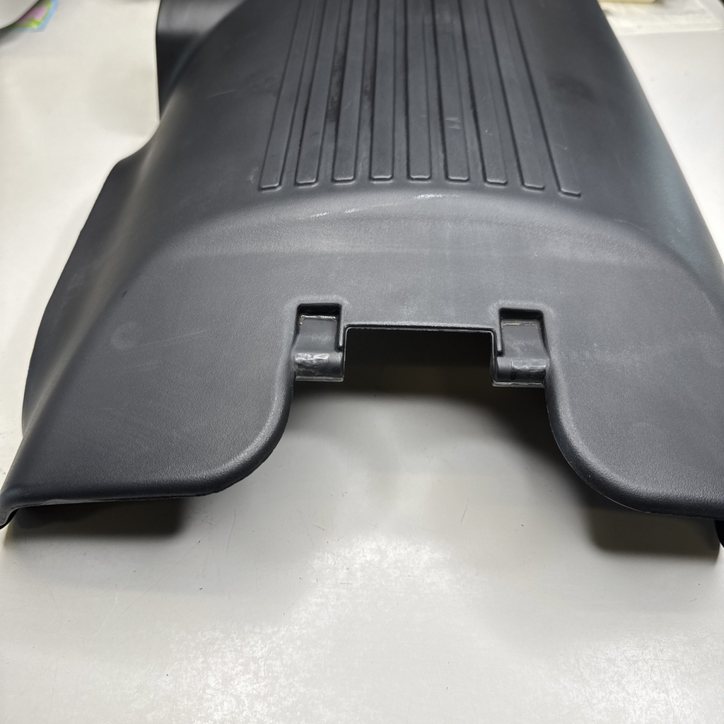 01-06 Silverado Sierra Tahoe Yukon Suburban 4.8 5.3 6.0 Vortec Engine Cover 1258