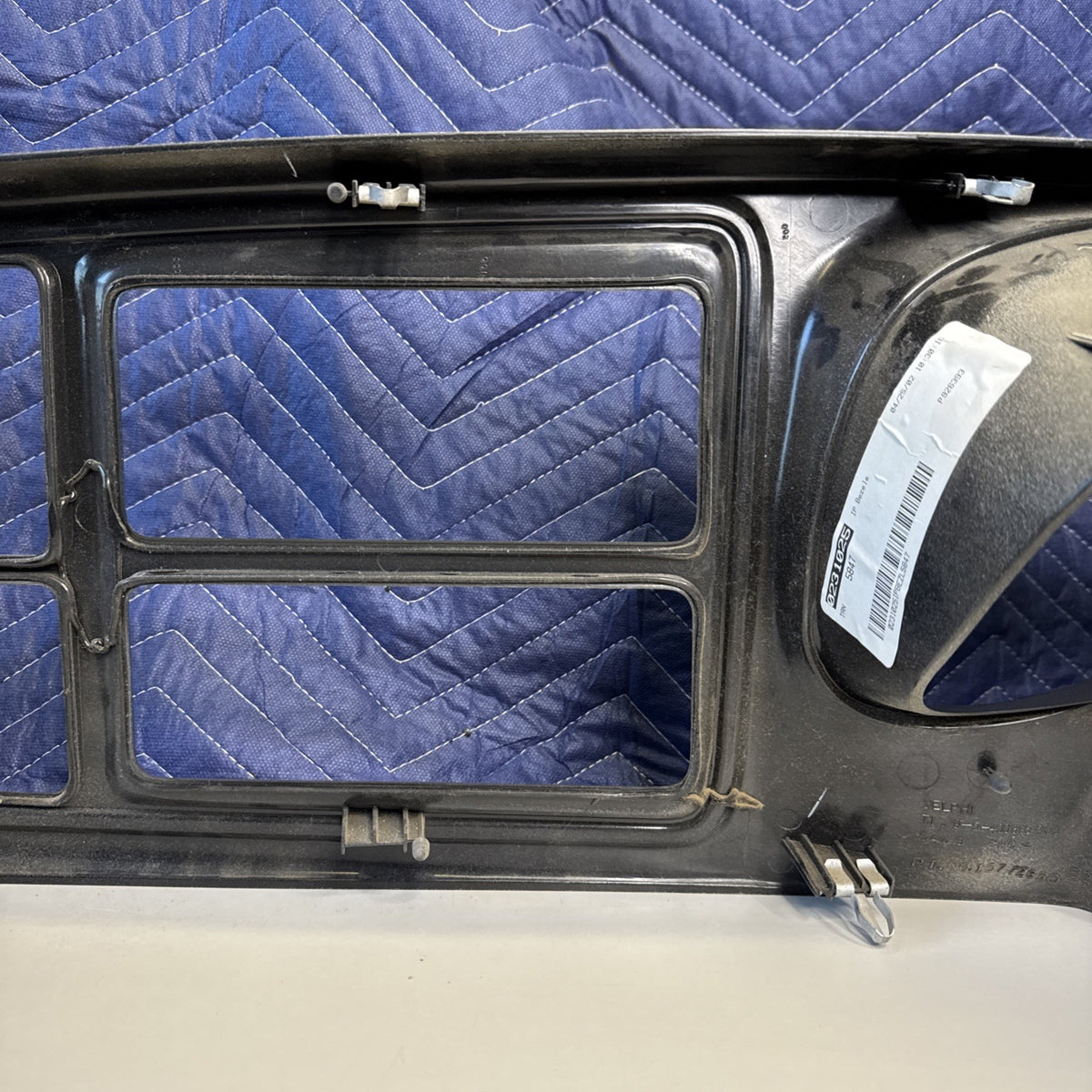 1999-02 GM Silverado Sierra Tahoe Yukon Radio Stereo Dash Bezel 15772850 OEM